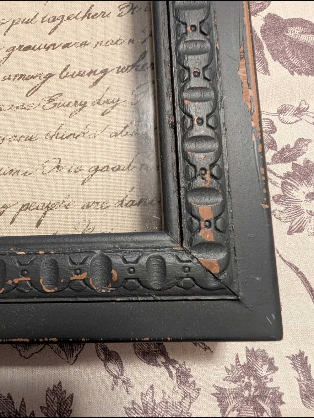 Vintage-Style Black Wall Display Frame With Magnetic Door Clasp